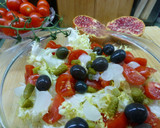 Foto del paso 1 de la receta: Ensalada de otoño con nueces, pasas y granada