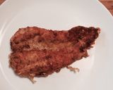 Foto del paso 7 de la receta: Pechuga de pollo cubierta con parmesano y panko