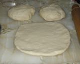 Foto del paso 3 de la receta: Pizza con harina Pureza con levadura (prepizza fácil y rápida)