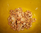 Foto del paso 1 de la receta: Filetes de lomo en salsa de piñones