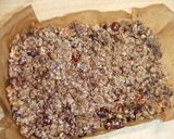 Foto del paso 7 de la receta: Cuadraditos de avellanas y nueces con chocolate negro