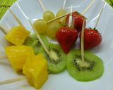 Foto del paso 2 de la receta: Tulipa de natillas con nata y fresas, kiwis o uvas bañada en chocolate