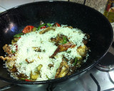 Foto del paso 4 de la receta: Arroz con conejo y setas