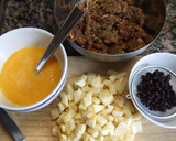Foto del paso 3 de la receta: Budín de manzanas y magdalenas de chocolate