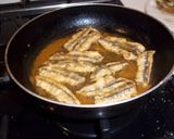 Foto del paso 3 de la receta: Boquerones dorados y salsa brava