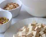Foto del paso 2 de la receta: Tofu con quinoa y salsa de espinacas
