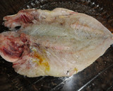 Foto del paso 1 de la receta: Dorada a la espalda con salteado de verduras