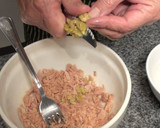 Foto del paso 2 de la receta: Pimientos del piquillo rellenos de atún y aceitunas