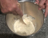 Foto del paso 2 de la receta: Panettone con pasas y cerezas