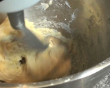 Foto del paso 4 de la receta: Panettone con pasas y cerezas