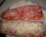 Foto del paso 2 de la receta: Pan pizza de sobrasada con queso de cabra