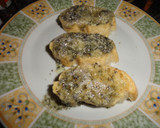 Foto del paso 2 de la receta: Tostas de queso azul con miel