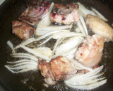 Foto del paso 2 de la receta: Pollo frito encebollado
