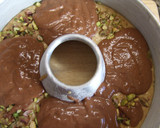 Foto del paso 6 de la receta: Rosca integral marmolada al ron con pistachos y almendras