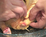 Foto del paso 5 de la receta: Pollo de corral relleno