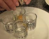 Foto del paso 3 de la receta: Huevos de codorniz con sobrasada Montadito