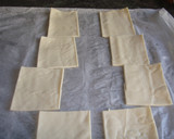 Foto del paso 2 de la receta: Bocaditos de queso fresco y anchoa