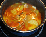 Foto del paso 4 de la receta: Patatas caldosas con almejas