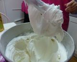 Foto del paso 3 de la receta: Glasa real para decorar galletas