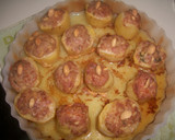 Foto del paso 3 de la receta: Patatas rellenas de masa de albóndigas al vino Fino
