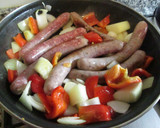Foto del paso 2 de la receta: Longaniza de cerdo a la sartén con verduras