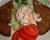 Foto del paso 4 de la receta: Ensalada de gambas con salsa de yogur