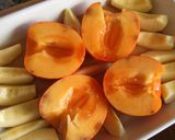 Foto del paso 1 de la receta: Caquis asados con arándanos al moscatel