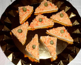 Foto del paso 3 de la receta: Canapés de surimi con salsa cocktail