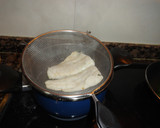 Foto del paso 1 de la receta: Merluza al vapor con espinacas salteadas