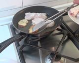 Foto del paso 1 de la receta: Rape con almendras y piñones