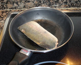 Foto del paso 1 de la receta: Suprema de salmón con almejas
