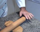 Foto del paso 5 de la receta: Polvorones o mantecados de almendra