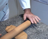 Foto del paso 5 de la receta: Polvorones o mantecados de almendra