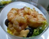 Foto del paso 3 de la receta: Cóctel de marisco con ensalada