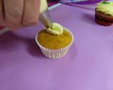Foto del paso 1 de la receta: Cupcakes de rosa con detalle navideño