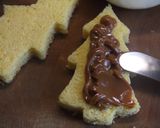 Foto del paso 3 de la receta: Pastelito navideño relleno de dulce de leche y crema chantilly
