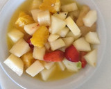 Foto del paso 1 de la receta: Ensalada de fruta con helado