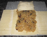 Foto del paso 5 de la receta: Trenza de hojaldre rellena de compota de manzana, nueces y pasas