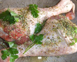 Foto del paso 3 de la receta: Muslos de pavo al aroma de coñac y orégano