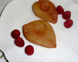 Foto del paso 5 de la receta: Peras al vino con helado y frambuesas