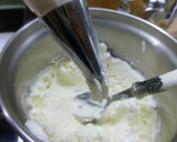 Foto del paso 1 de la receta: Cupcake de nata, chocolate y flor de azúcar