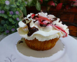 Foto del paso 4 de la receta: Cupcake de nata, chocolate y flor de azúcar