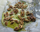 Foto del paso 2 de la receta: Nueces picantonas al horno