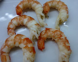 Foto del paso 1 de la receta: Langostinos envueltos en fideos chinos fritos