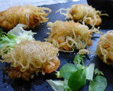 Foto del paso 5 de la receta: Langostinos envueltos en fideos chinos fritos