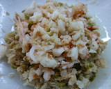 Foto del paso 1 de la receta: Espárragos rellenos de ensalada con langostinos