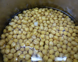 Foto del paso 1 de la receta: Garbanzos con rape y pimentón