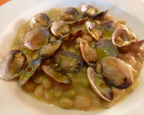 Foto del paso 4 de la receta: Pochas con almejas y perejil