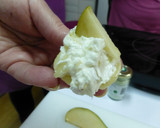 Foto del paso 4 de la receta: Canapé de queso azul, pera y nueces