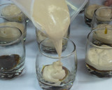 Foto del paso 2 de la receta: Canapé de chupito de yogur de foie con higos